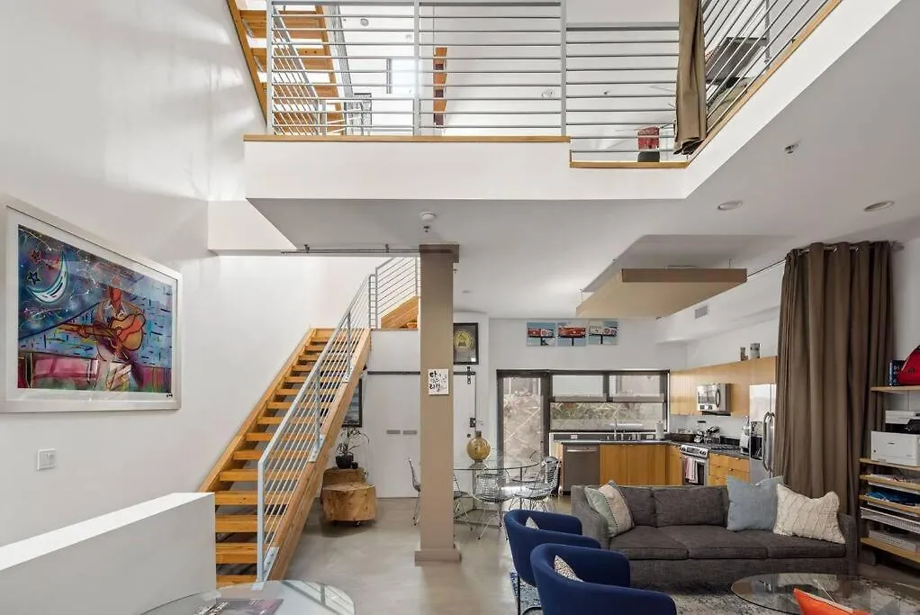 Luxurious 4-Story Beach Loft With Rooftop Perch Λος Άντζελες